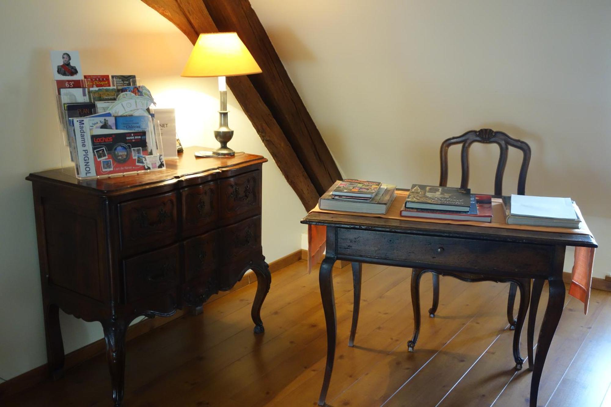 Le Fassardy Bed & Breakfast ชาโตรูซ์ ภายนอก รูปภาพ