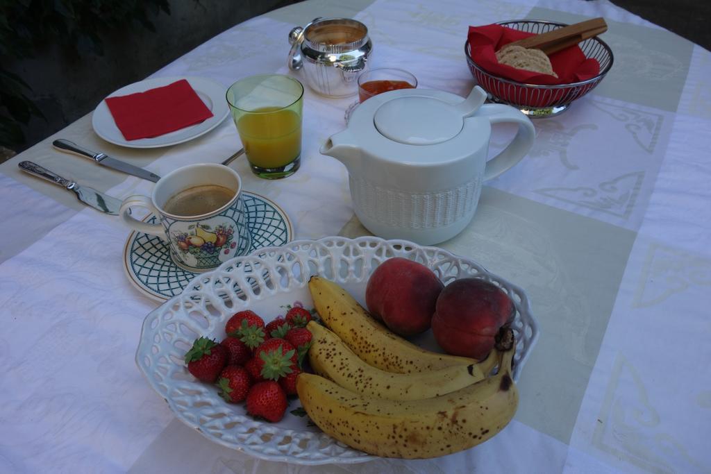 Le Fassardy Bed & Breakfast ชาโตรูซ์ ภายนอก รูปภาพ